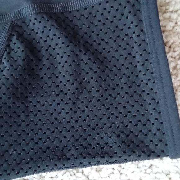 Uniquely Lorna Jane Capri leggings - Picture 3 of 8